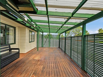 Freehold, Private and Low Maintenance