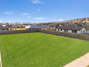 A blank canvas in a great location!