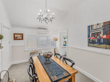 Classic Comfort in a Prime Highfield Pocket