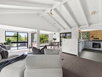 Practical Layout on a Spacious Section