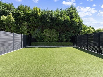 UNIQUE GROUND FLOOR AND PET FRIENDLY