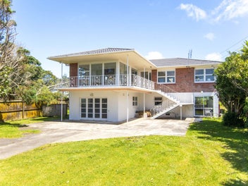 Solid Home & Income | 1,085m² MHU