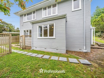 SUNNY FIRST HOME + BONUS BASEMENT