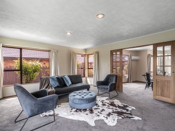 Contemporary Luxury in Premium Zoning