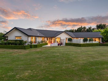 Outstanding 1.6-hectare private oasis