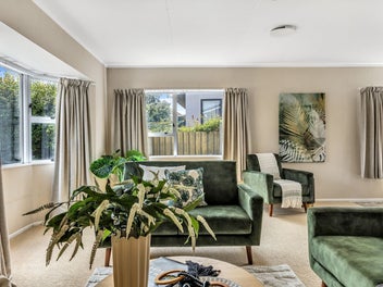 Comfortable, convenient Springvale living