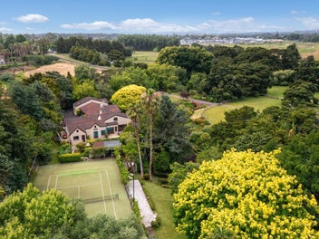 Grand Living on a Remarkable Landholding
