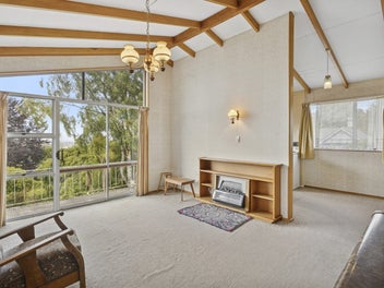 Effortless Living with Views and Potential