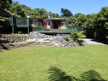 Timeless Character Meets Peaceful Bush Views