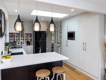 Burnside High - Family Entertainer's Dream!