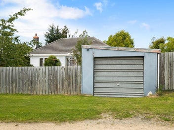 Immaculate Easy Living with Privacy