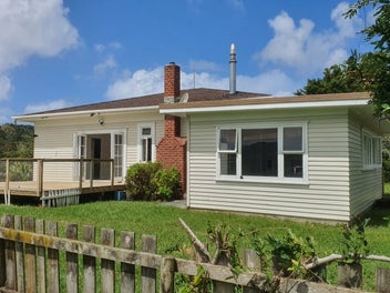 Affordable Farmhouse on 1.9Ha - Huge Potential!