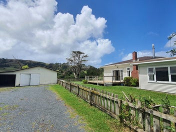 Flat 1.9 Ha Section with Bonus House!