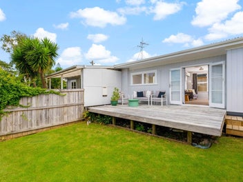 Sunny, Easy Living Awaits