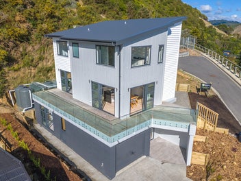 LIKE APARTMENT LIVING - SUNSETS FOREVER