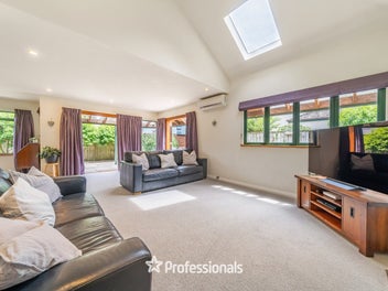 Big Modern Living in a Prime Location