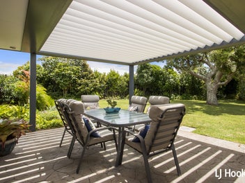 RELAXED LIVING IN PRIVATE CUL-de- SAC