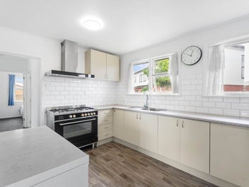 FREEHOLD FREESTANDING and AFFORDABLE!