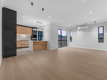 Coastal Calm Meets Contemporary Style!