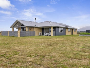 81 Old Glen Lyon Road – Home, Unit & Lifestyle S