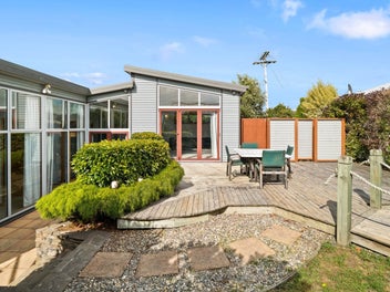 Prominent Living, Perfect Location