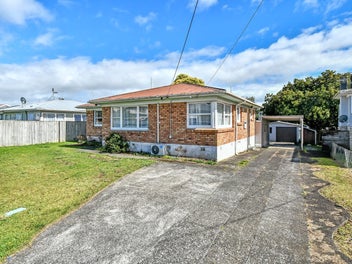 Land, Location, & Unlimited Potential in Rosehill!