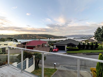 Sunsets, Serenity & Seamless City Connection