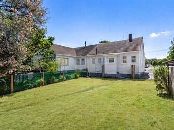 Freehold. Cornwall Park. Top Location.