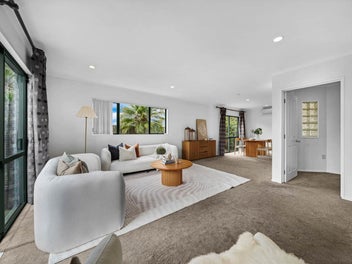 FAMILY HOME - MUST GO!