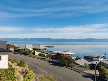 Prime Locality and Views, with House Design