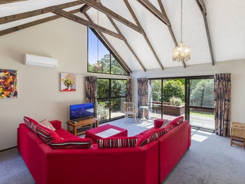 Must Sell – Prime Burnside Location