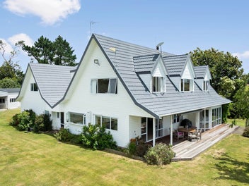 VENDORS HAVE MOVED - NOW SEEKING A SALE!