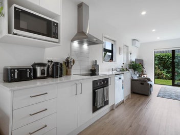 Sunny, freehold ,Perfect first home