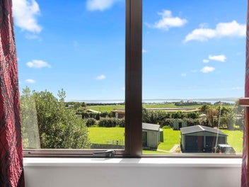 Harbour Views & Lifestyle Potential