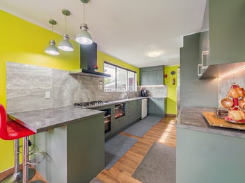 Vendors Upsizing- Urgent Sale Required!