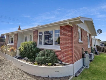 Fresh, Warm and Move in Ready!