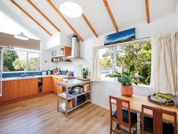 Motivated vendors - moving to Aussie