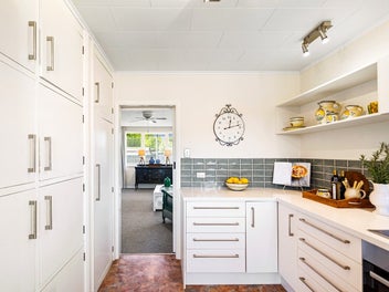 Renovated Unit and Standalone Garage – Walk...