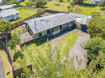 Whanganui East living, heading to Auction