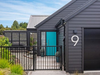 Single-Level; Double Garage; Space to Entertain