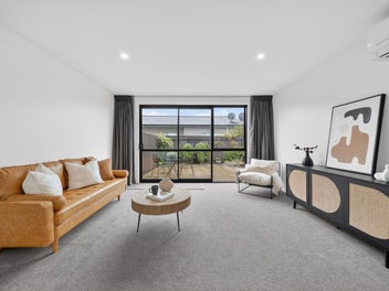 Sun-Filled Townhouse, Prime Location