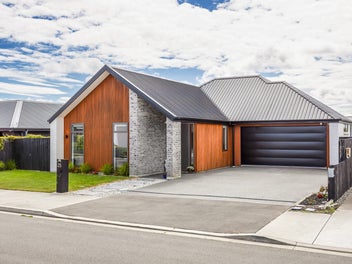 Sun-Soaked Spaces, Designed for Living