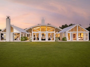 A masterpiece on the edge of Lake Wanaka