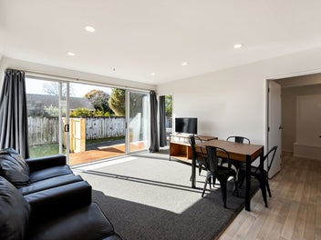 Easy Living, Prime Location!