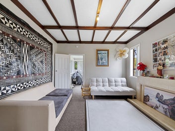 Renovated and Vacant - 3 bedroom, 1 bathroom