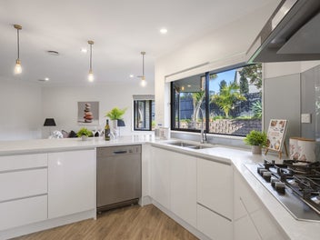 Stylish Family Living & Prime Albany Location