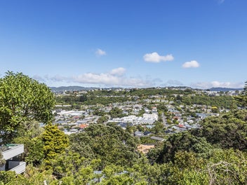 SUN, SPACE, EFFORTLESS LIFESTYLE | BEO $995,000