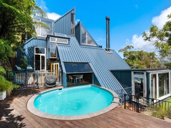 Architectural Icon | Entertainer’s Dream |...