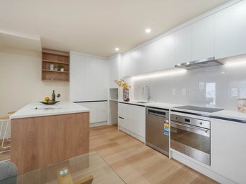 Perfect Starter!! in Central Location