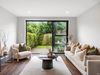 NORTH FACING PRIVATE COURTYARD